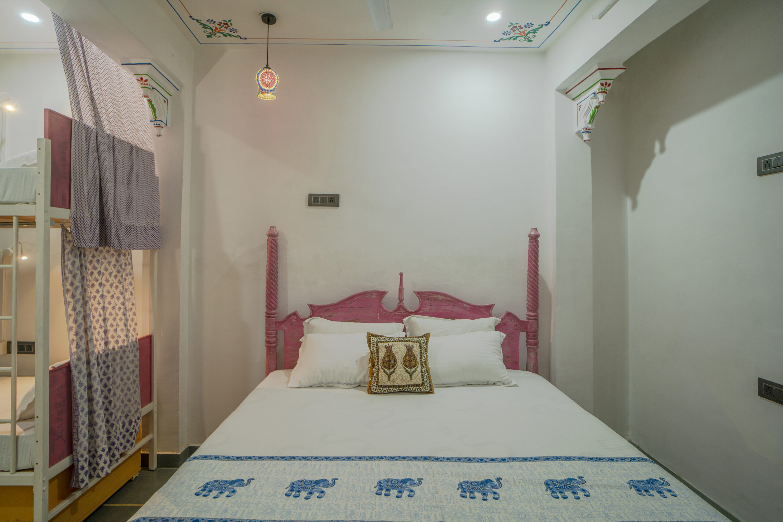 Low Budget Hotel Near Lake In Udaipur