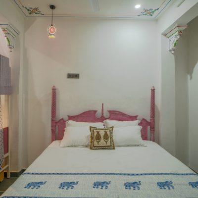 Low Budget Hotel Near Lake In Udaipur